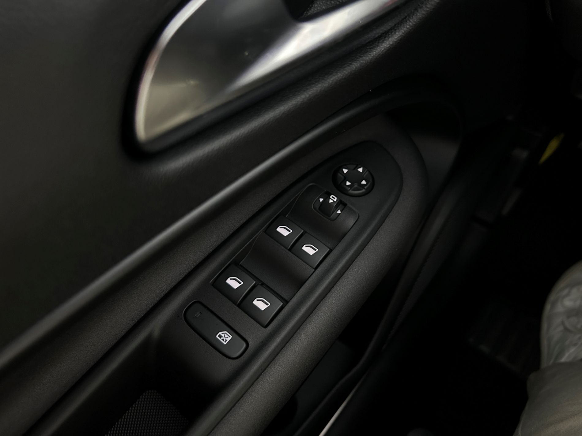 Junior 1.2 ibrida Speciale - Autoviemme